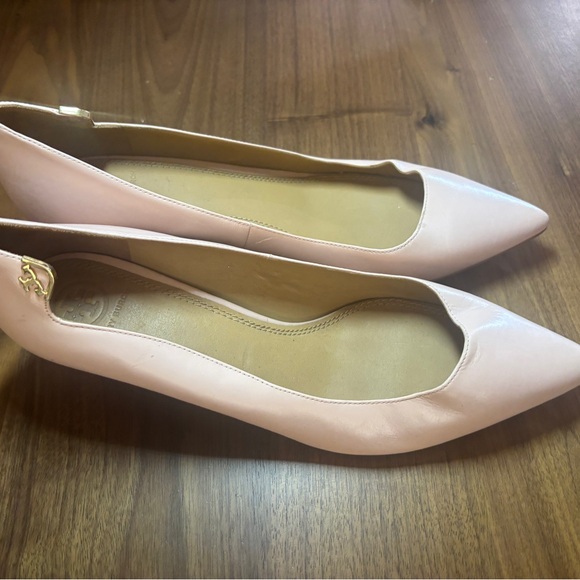Tory Burch | Women's Elizabeth Patent Leather Kitten Heel Pumps | 9.5 - Picture 4 of 8